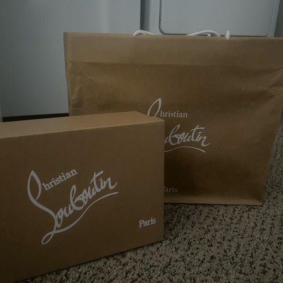 Christian Louboutin heels, size 8, Nude color red bottoms - Picture 7 of 7